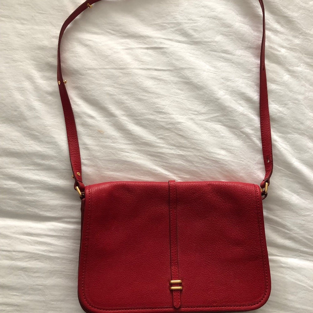 Marc Jacobs Red Cross-body purse.